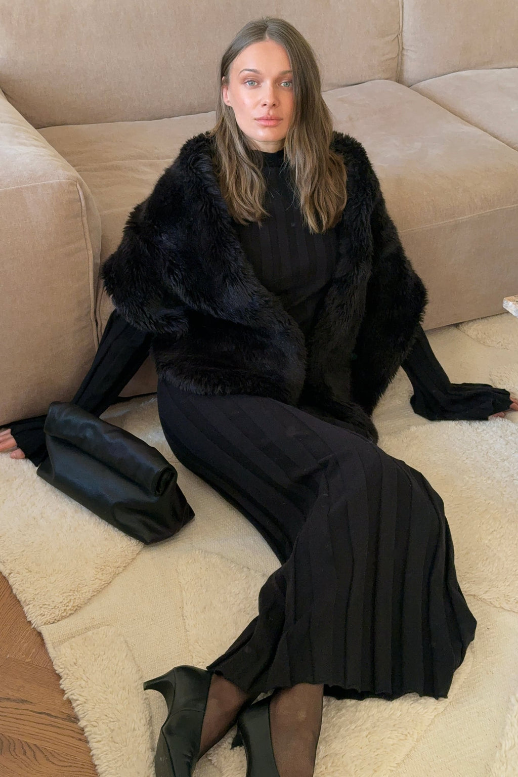 Vestido Largo De Punto Acanalado Con Cuello Vuelto Negro