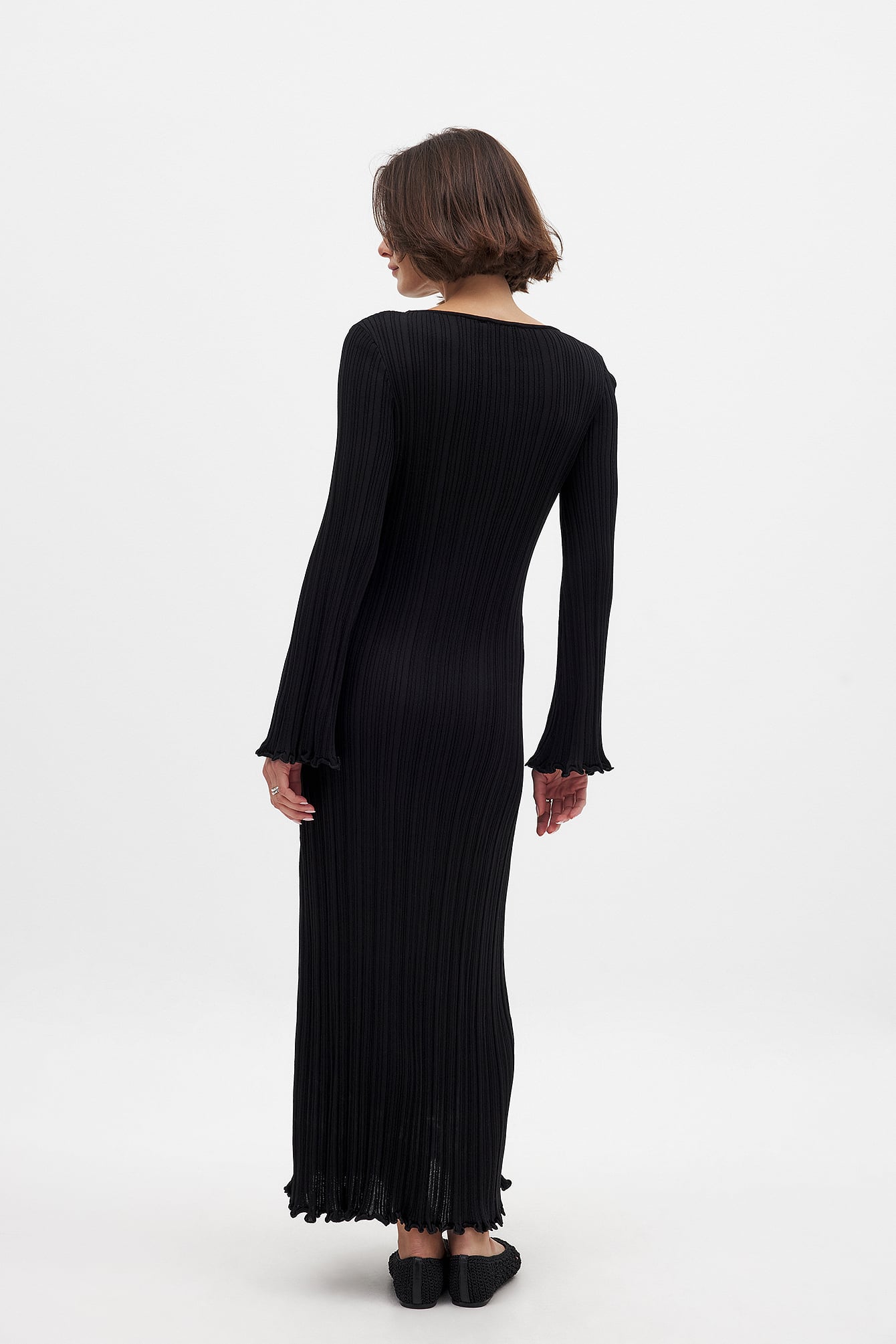 Robe Longue En Maille À Encolure Ronde Et Volants Noir