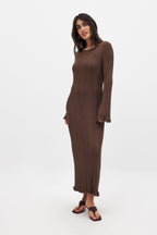 Robe Longue En Maille À Encolure Ronde Et Volants Marron