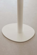 Küchenrollenhalter IVANA mit minimalistischer Basis und elegantem Design, ideal für moderne Küchen.