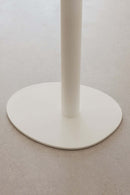El portarrollos de cocina IVANA tiene una base minimalista y un diseño elegante, ideal para una cocina moderna.