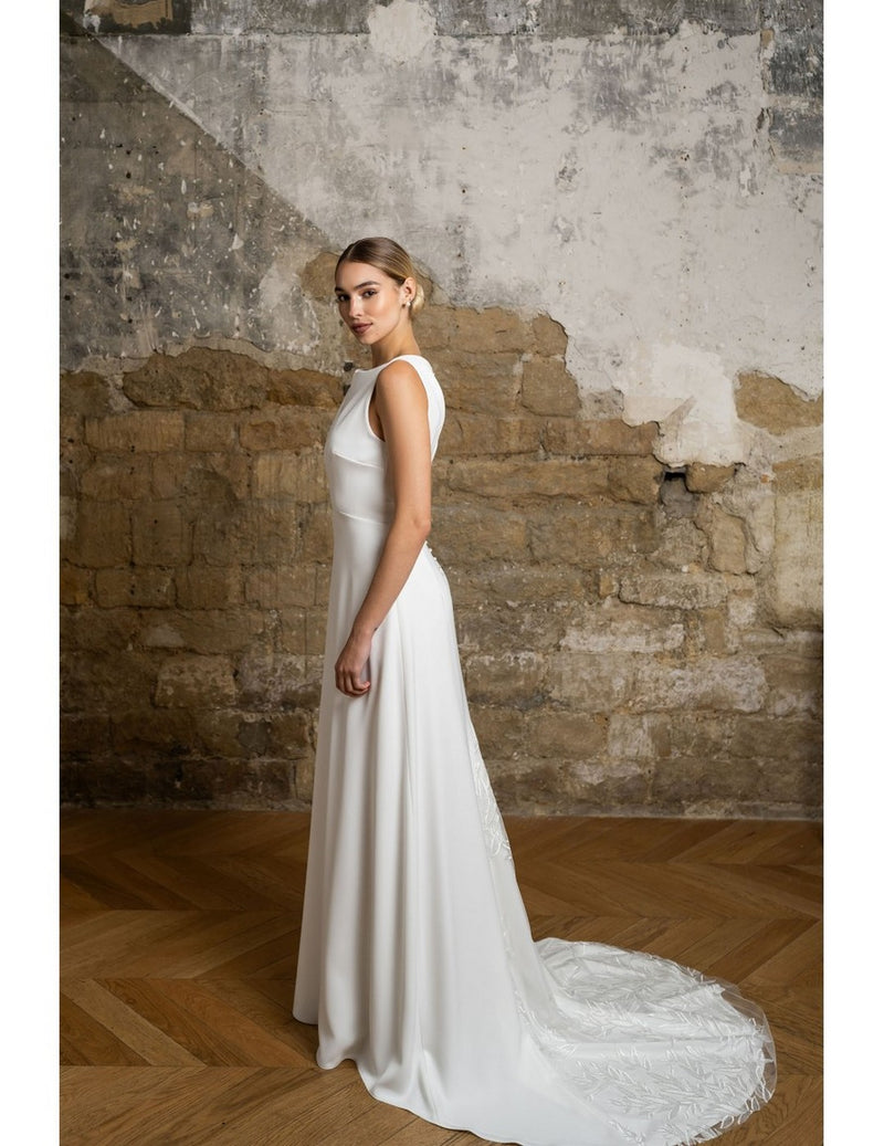 Vestido de novia de ópalo con cinturón pequeño - Blanco seda