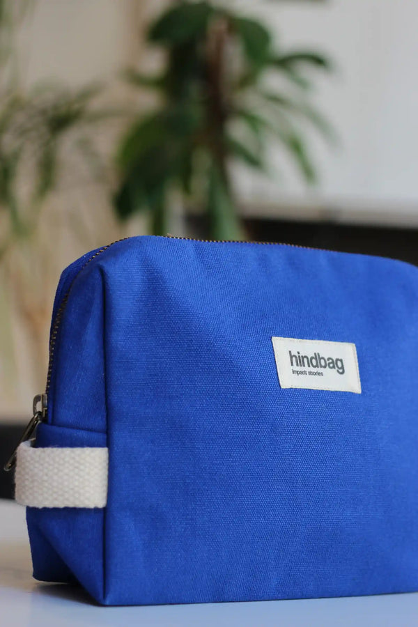 Léon Electric Blue wash bag Hindbag2