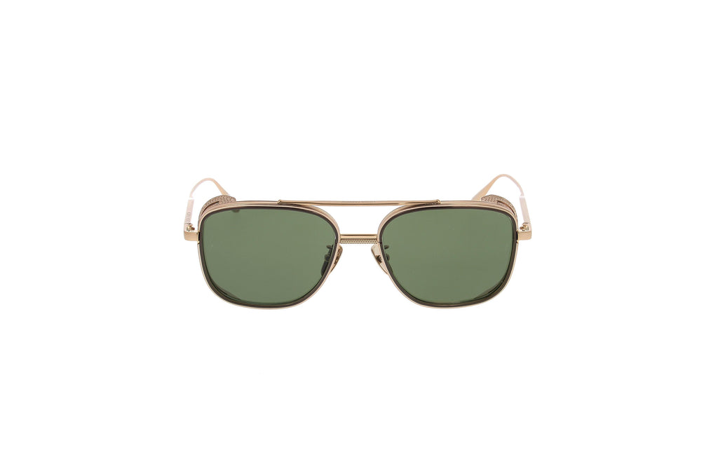 Luxury Eyewear – Zonnebrillen - Linda Farrow, gouden pilotenzonnebril met groene glazen op witte achtergrond