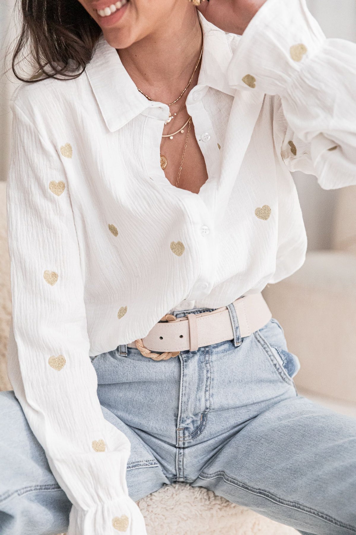 LISETTE Bianca - Camicia con cuori ricamati dorati