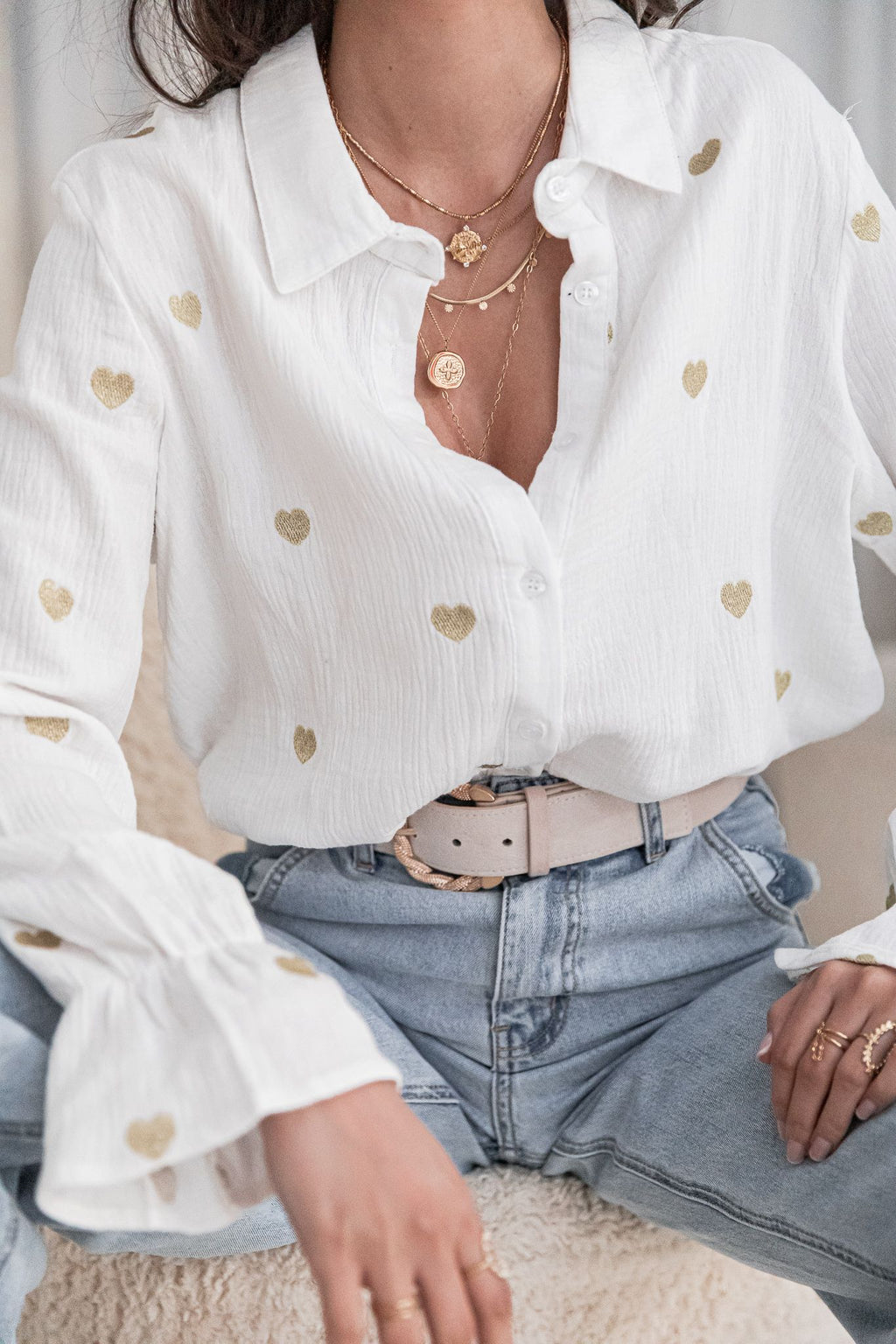 LISETTE Bianca - Camicia con cuori ricamati dorati