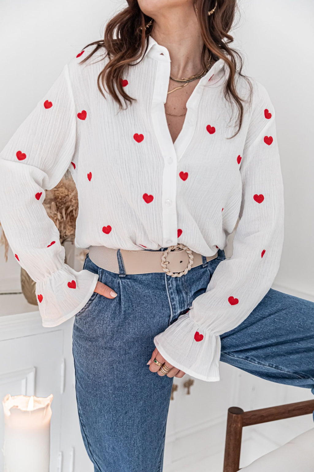 LISETTE Bianca - Camicia con cuori ricamati rossi