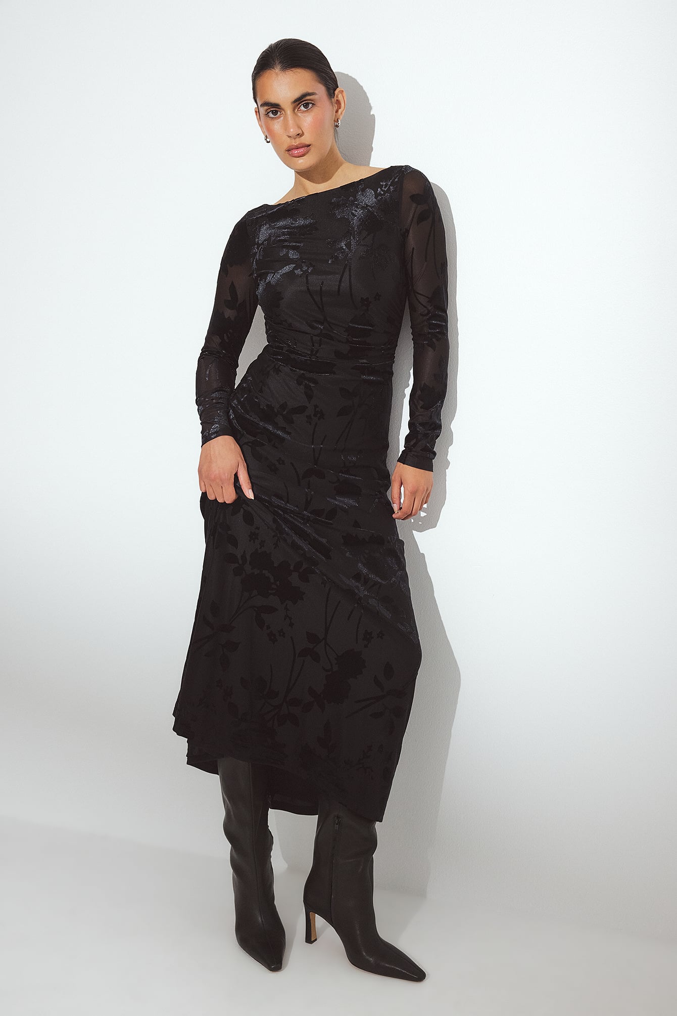 Robe Longue À Manches Longues Et Dos Ouvert Noir