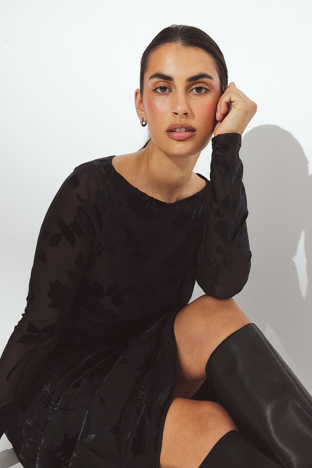 Robe Longue À Manches Longues Et Dos Ouvert Noir