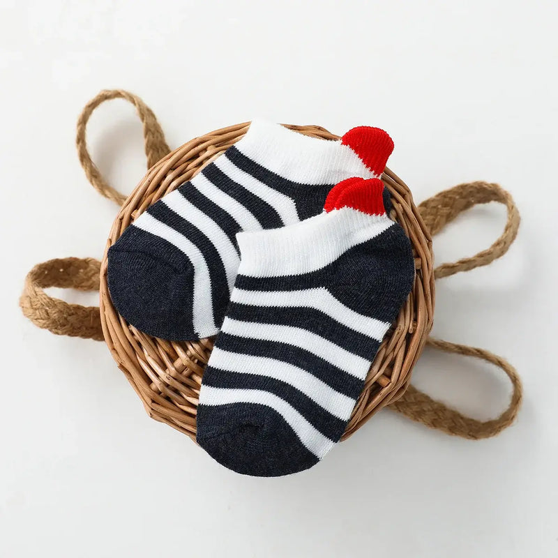Chaussettes rayure en coton pour enfant à motif cœur | Chaussettes douces et confortables | Disponibles dans une variété de couleurs et de motifs | Un cadeau idéal pour les enfants de tous âges
