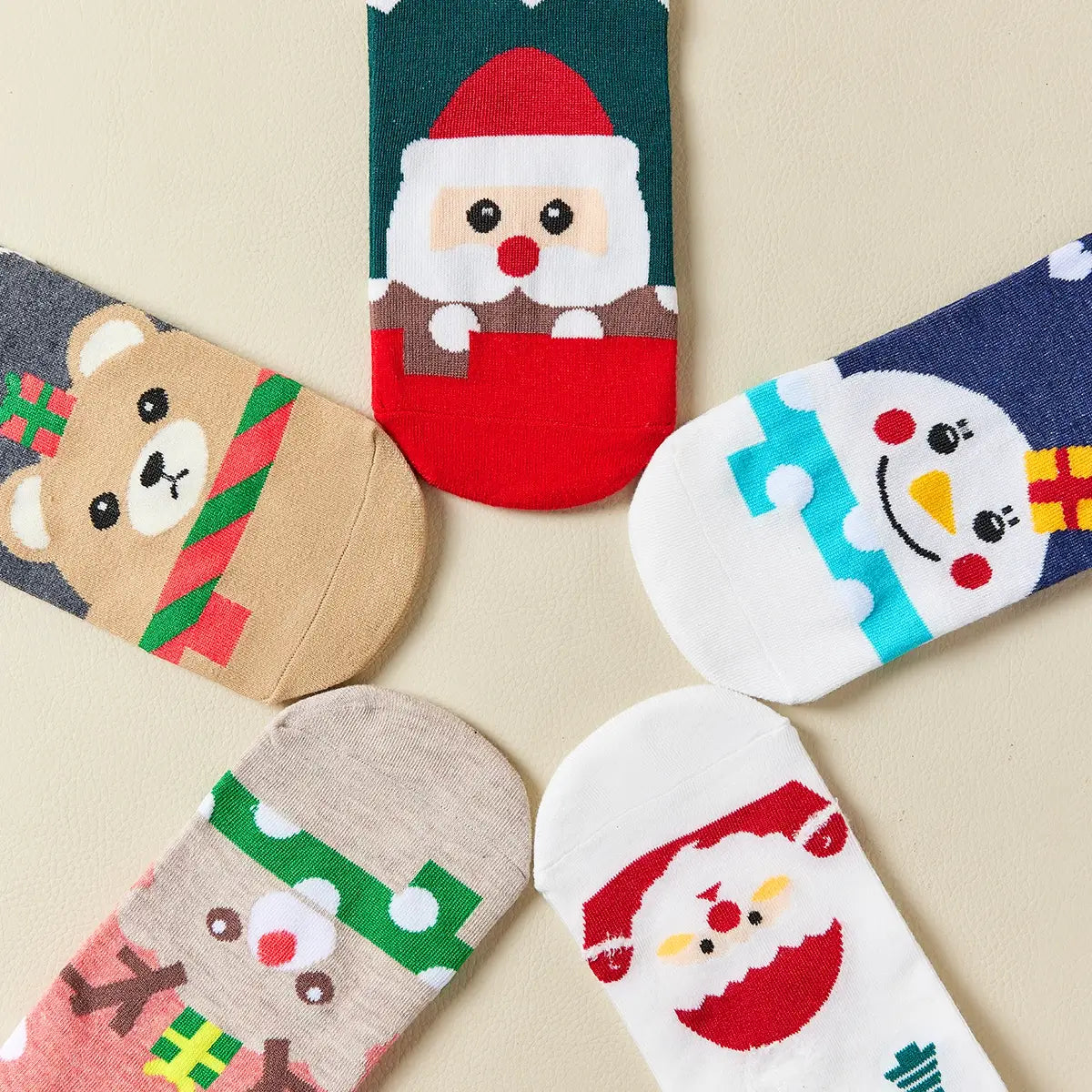 Lot de 5 chaussettes hautes de Noël coeur, motifs Père Noël, Renne, Bonhomme de Neige et Ours 