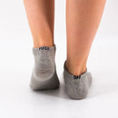 Lot de 3 chaussettes basses avec message "Fuck Off". Taille 35-41. Confortables, discrètes et rebelles. Trois couleurs pour un style affirmé et décalé.