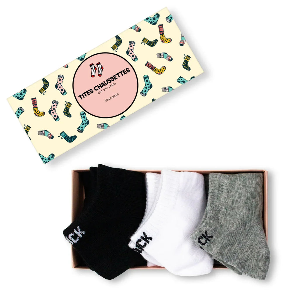 Lot de 3 chaussettes basses avec message "Fuck Off". Taille 35-41. Confortables, discrètes et rebelles. Trois couleurs pour un style affirmé et décalé.