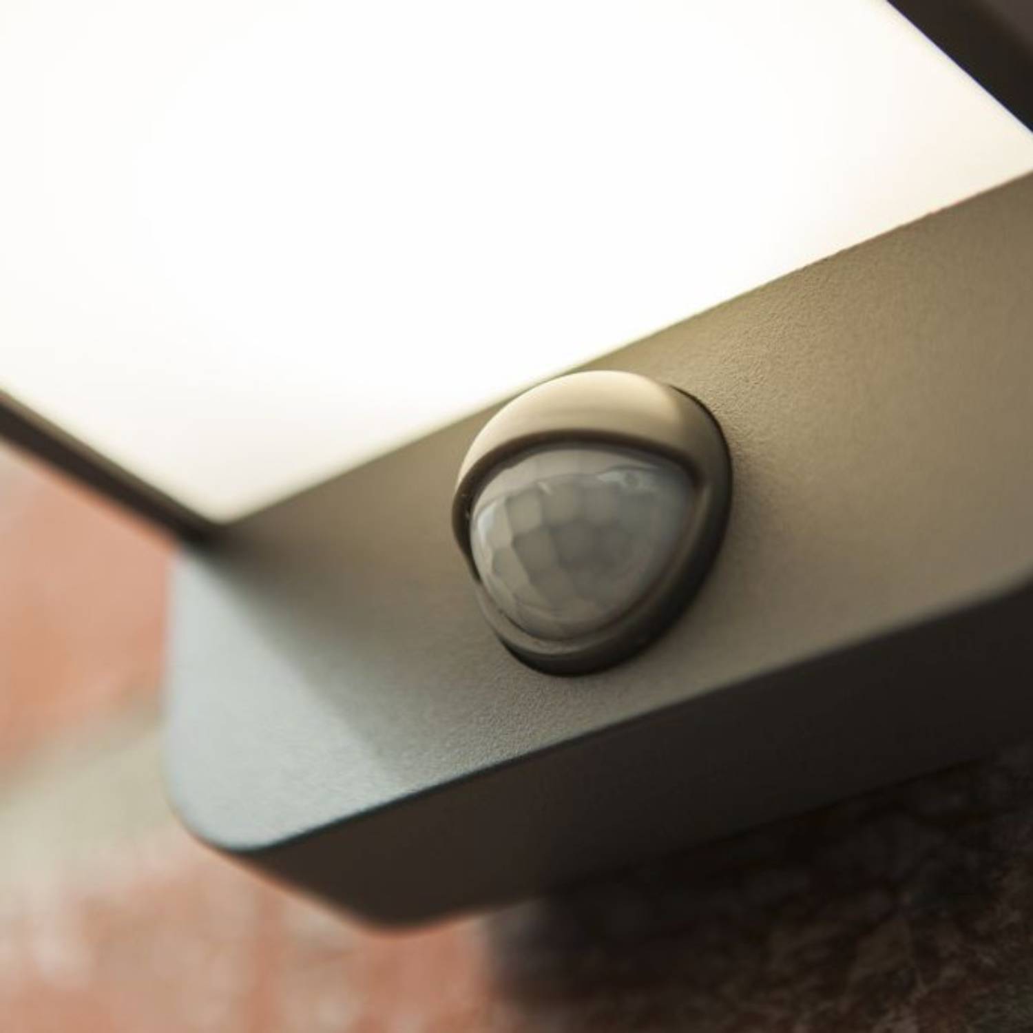 Doblo - Mains-Powered Wall Light - Aluminium - Dark Grey