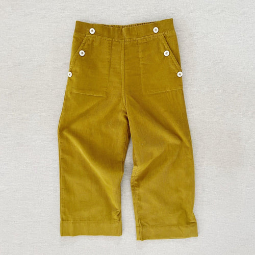 Pantalón Remy de pana verde oliva - Selección Mabo disponible en amaetc.com, concept store eco-friendly para niños
