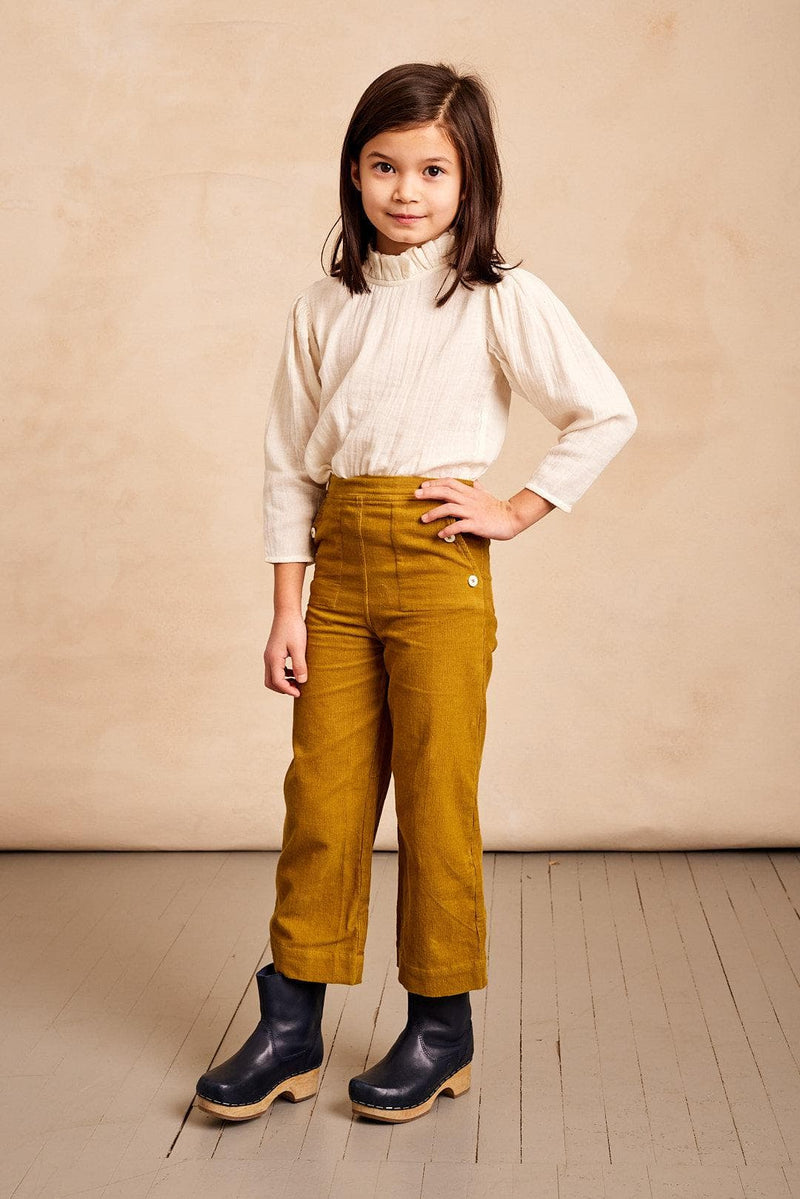 Pantalón Remy de pana verde oliva - Selección Mabo disponible en amaetc.com, concept store eco-friendly para niños