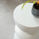 maupiti_table_appoint_belle_matiere_beton_blanc_indus