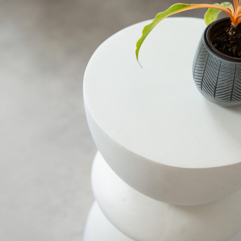 maupiti_table_appoint_belle_matiere_beton_blanc_indus