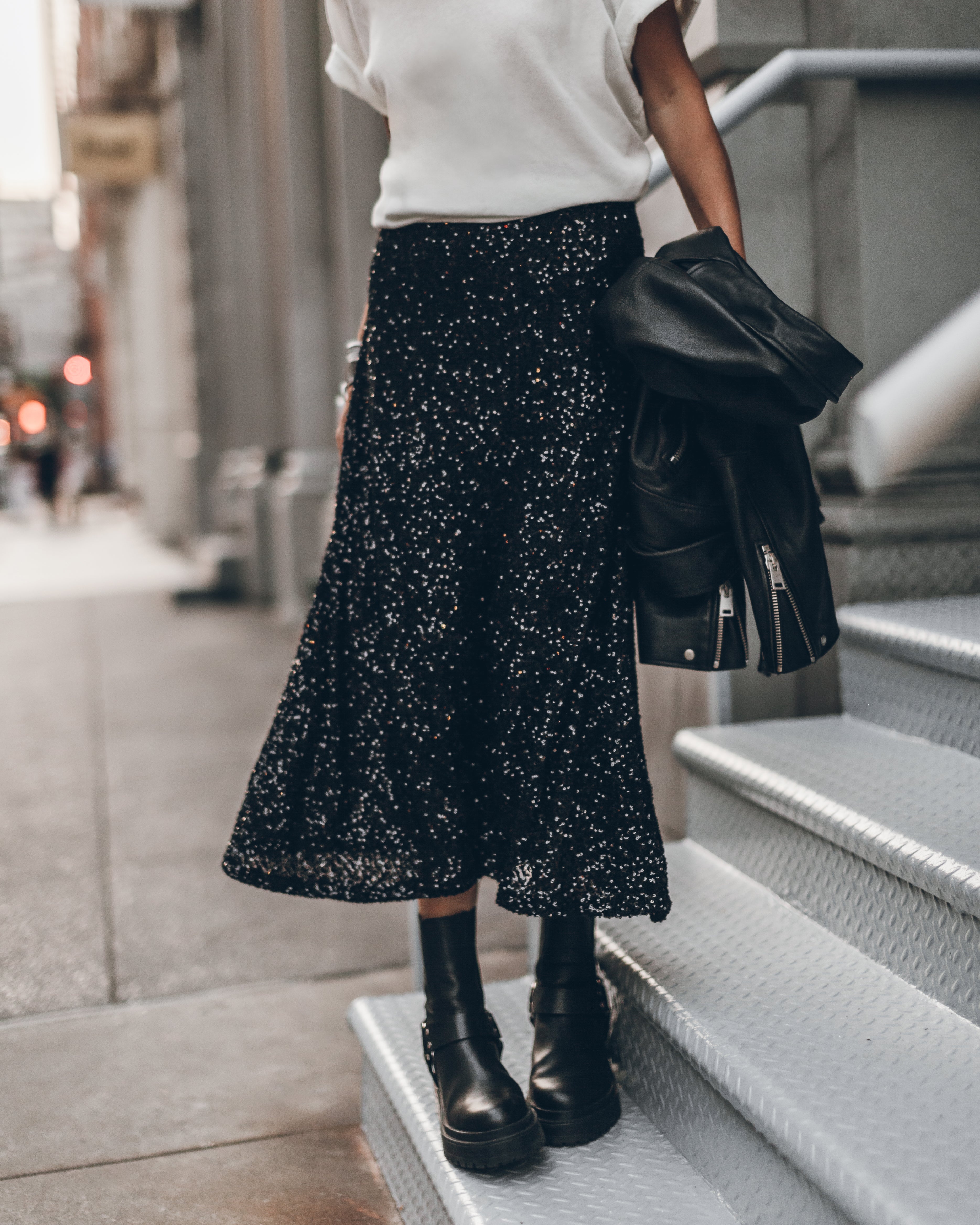 Black Long Sequin Skirt Black Biker Boots Off White Dry Cotton Vintage Shirt Leather Jacket - Pro...