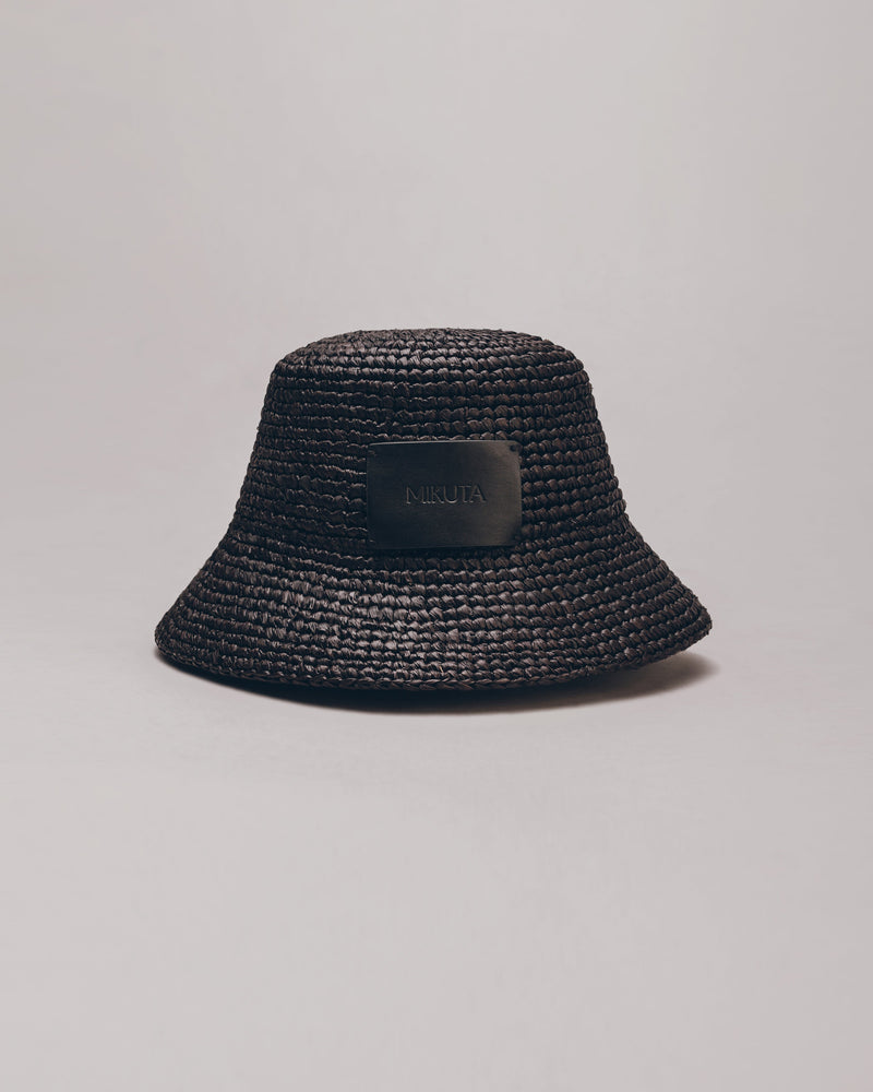 Chapeau The Black Raffia Bucket