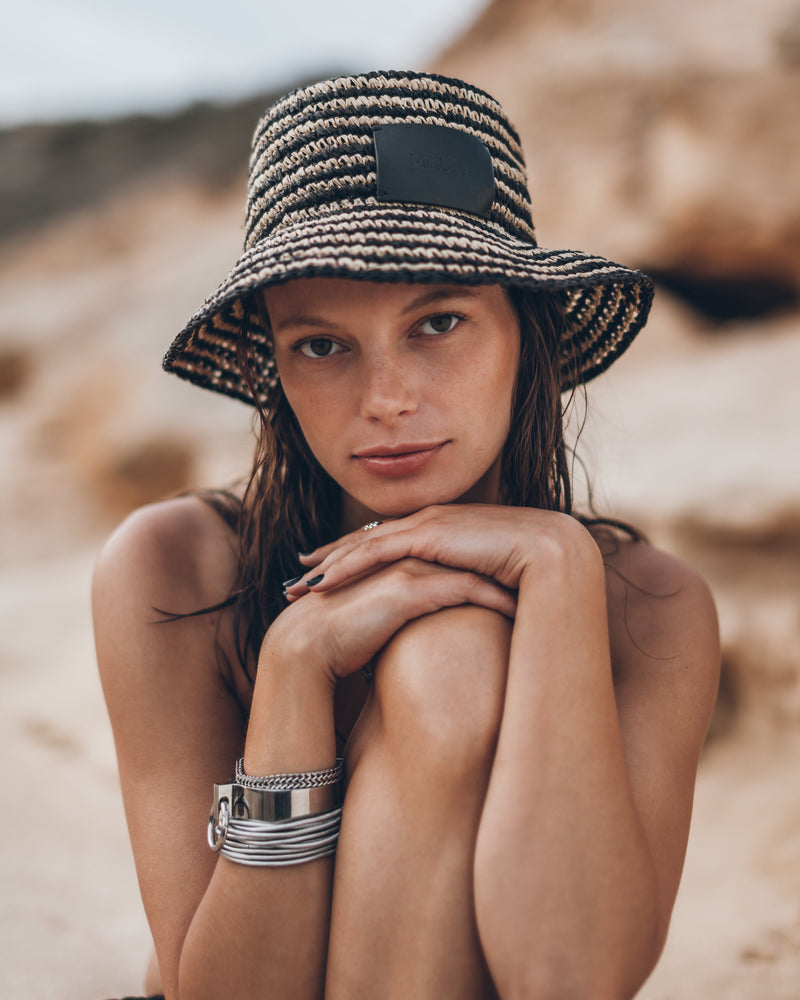 Chapeau The Striped Raffia Bucket