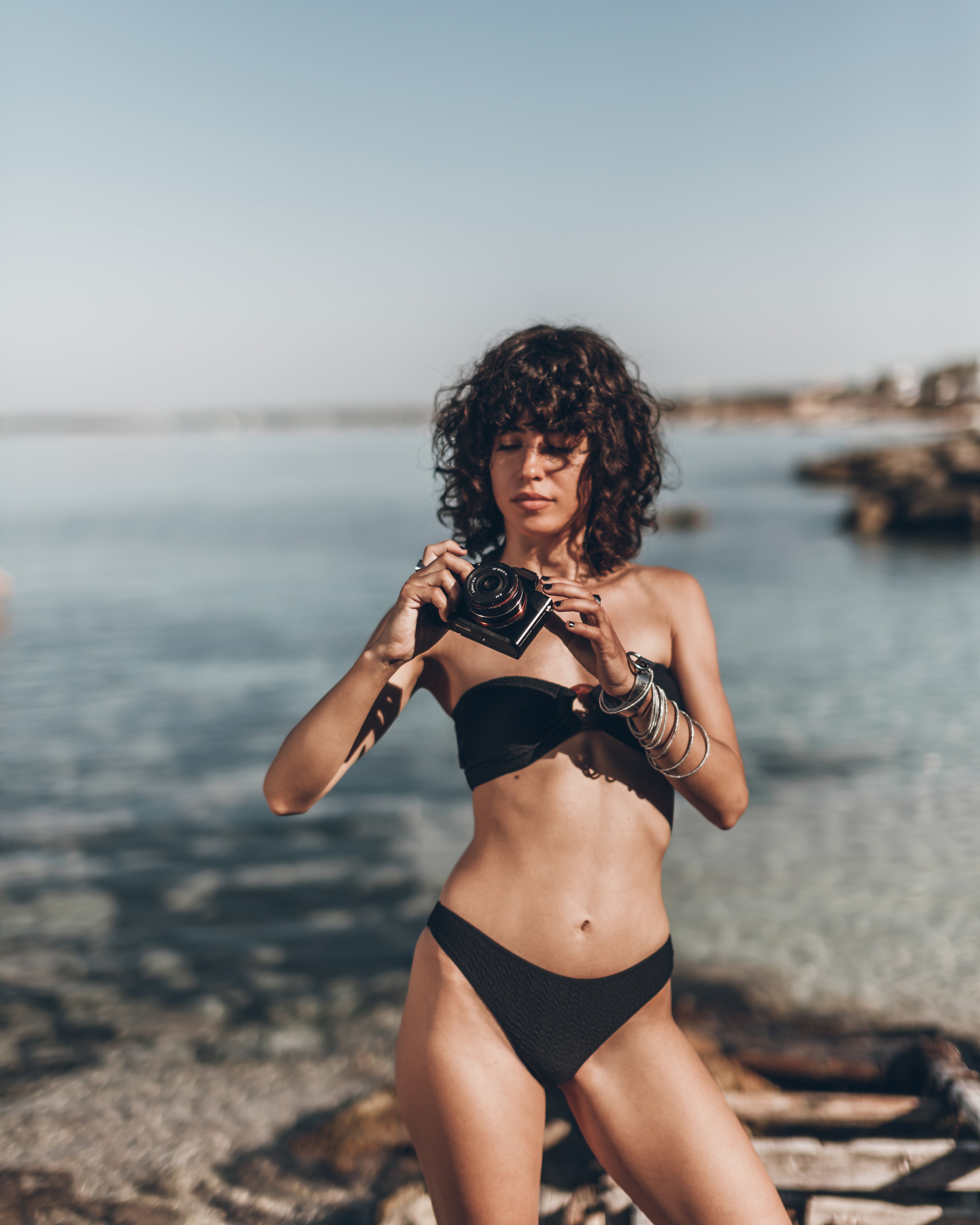 The Black Crinkle Bandeau Bikini Top The Black Crinkle Bikini Bottom Guindi - Product photo