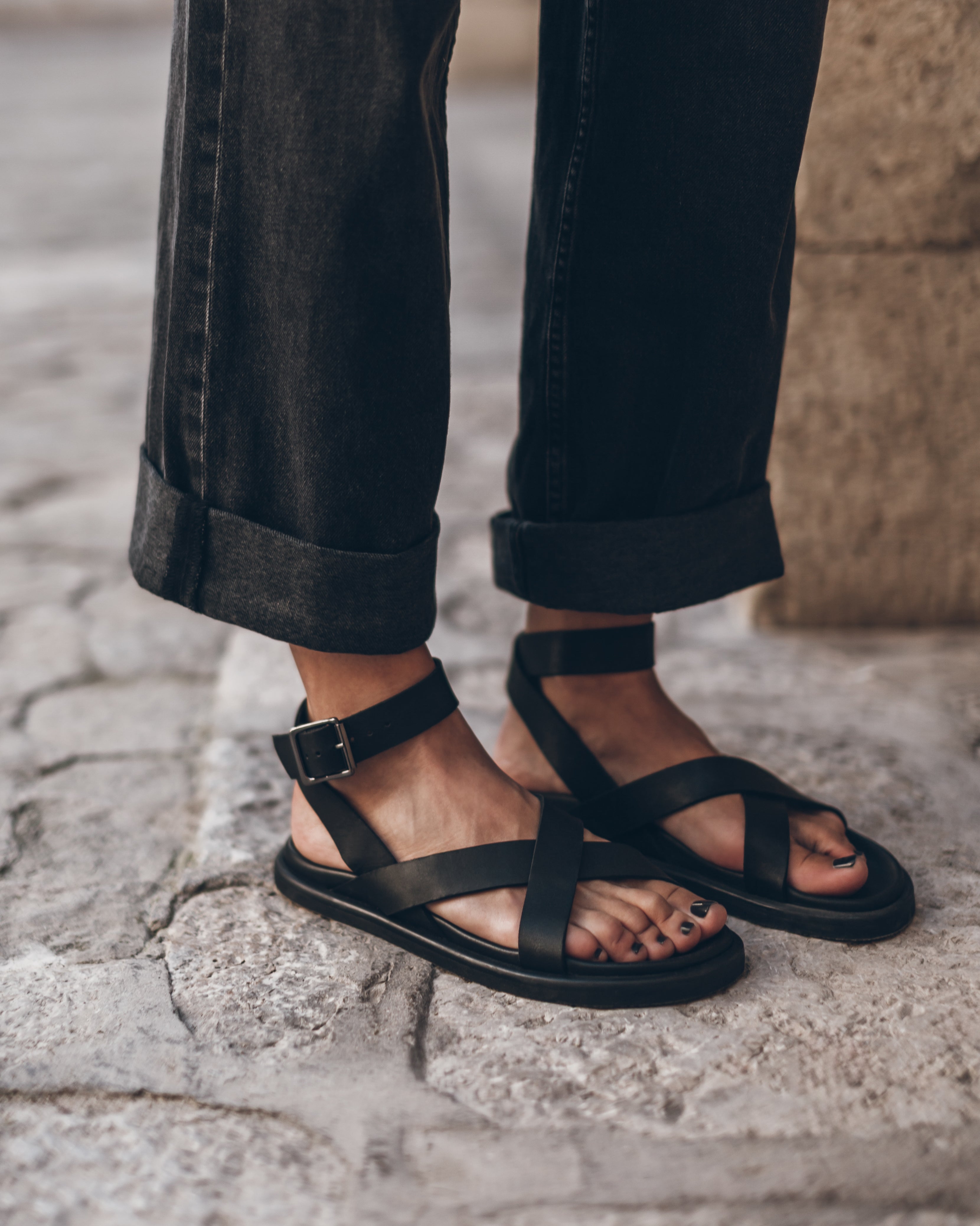 Sandales The Black Strappy Leather