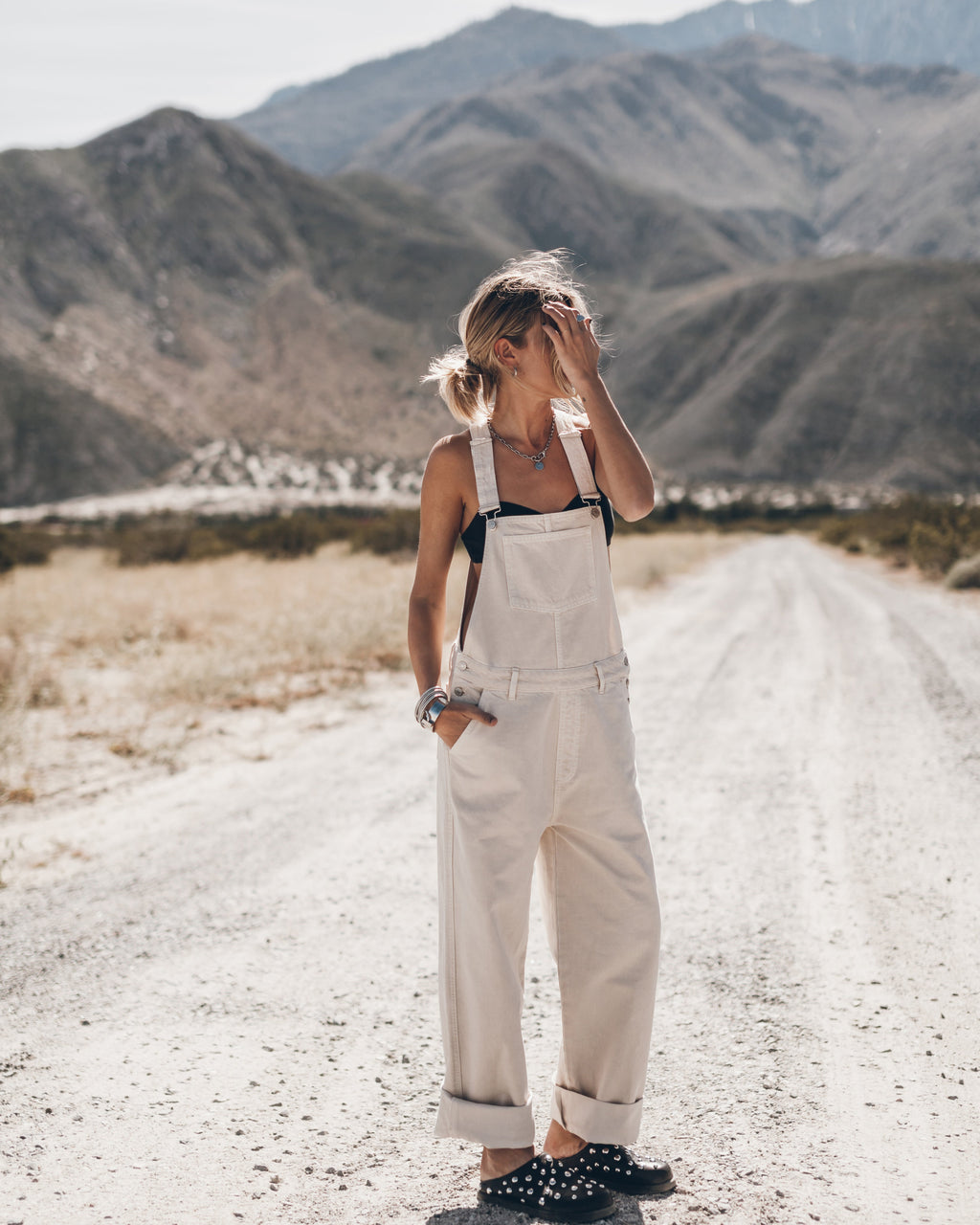The Greige Dungarees The Studded Leather Mules Desert California Jacqueline - Product photo