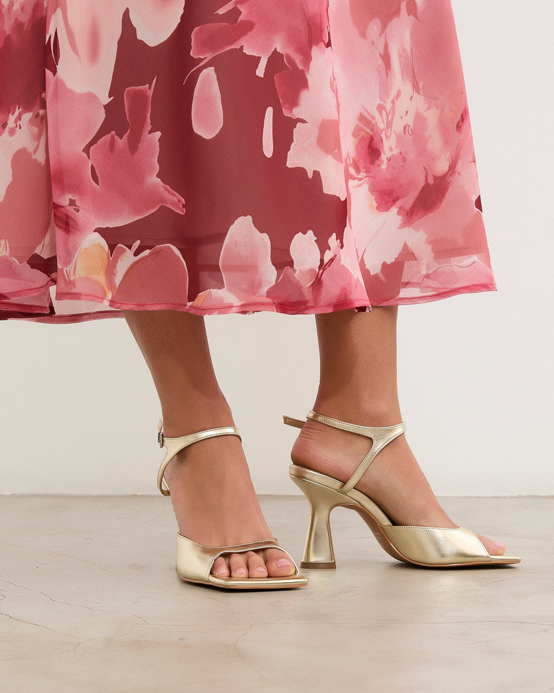 MIM Sandalia de tacón Adele Dorado