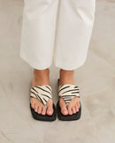 MIM Sandalia plana Horsie Print