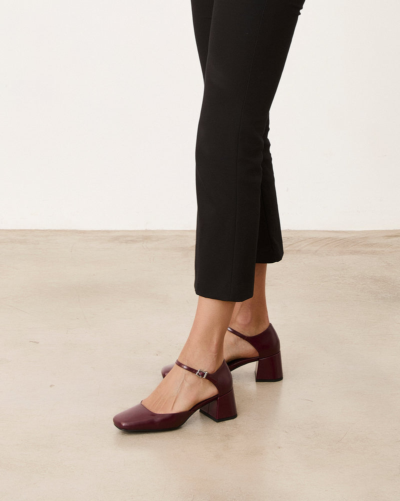 Mim zapatos Tacón cerrado AMELIA BURDEOS