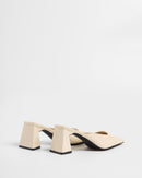 MIM Tacón cerrado Claude Crudo