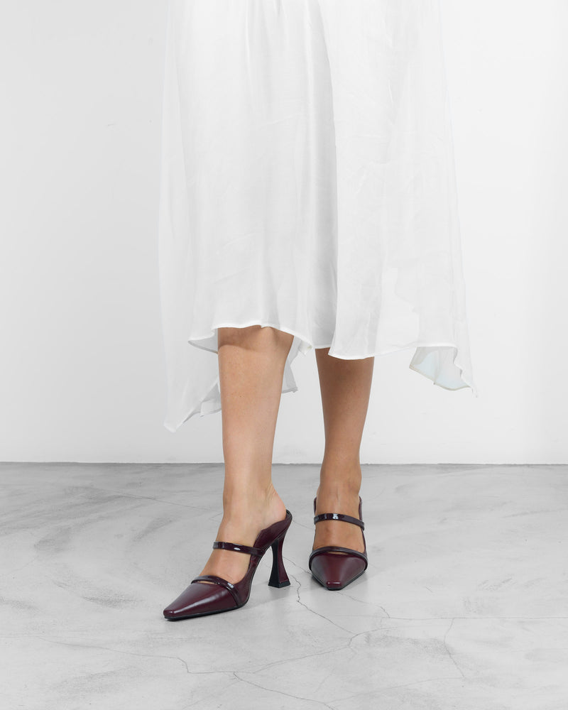 MIM Tacón cerrado Doma Burdeos