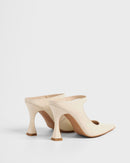 MIM Tacón cerrado Tess Crudo