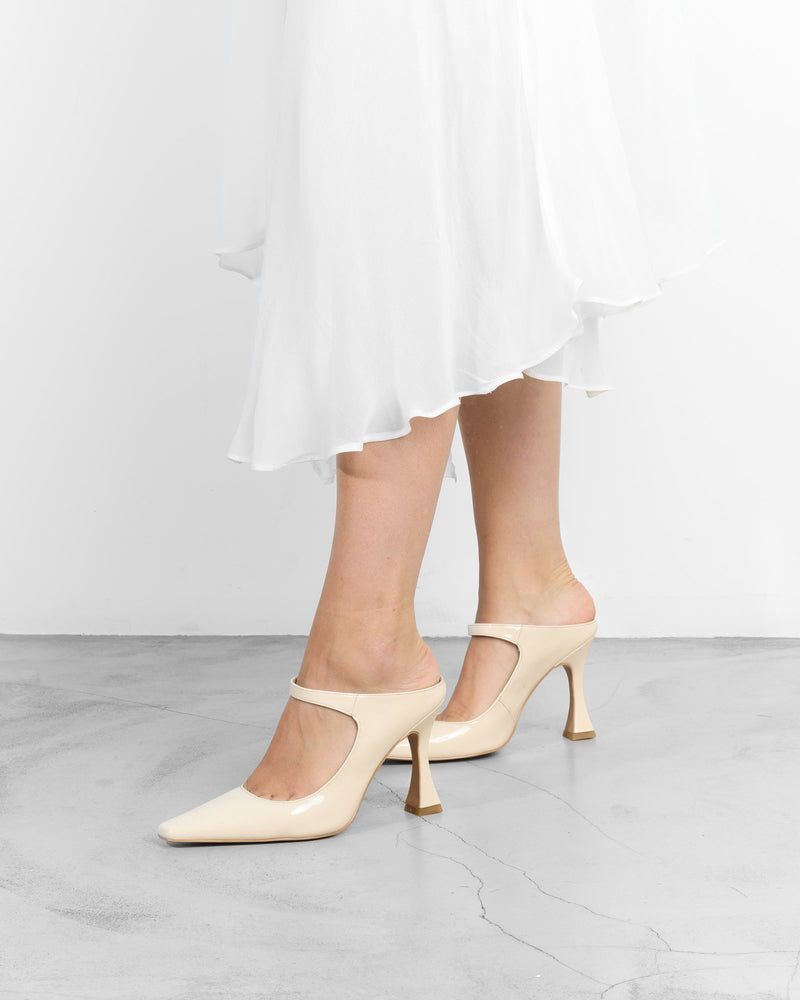 MIM Tacón cerrado Tess Crudo