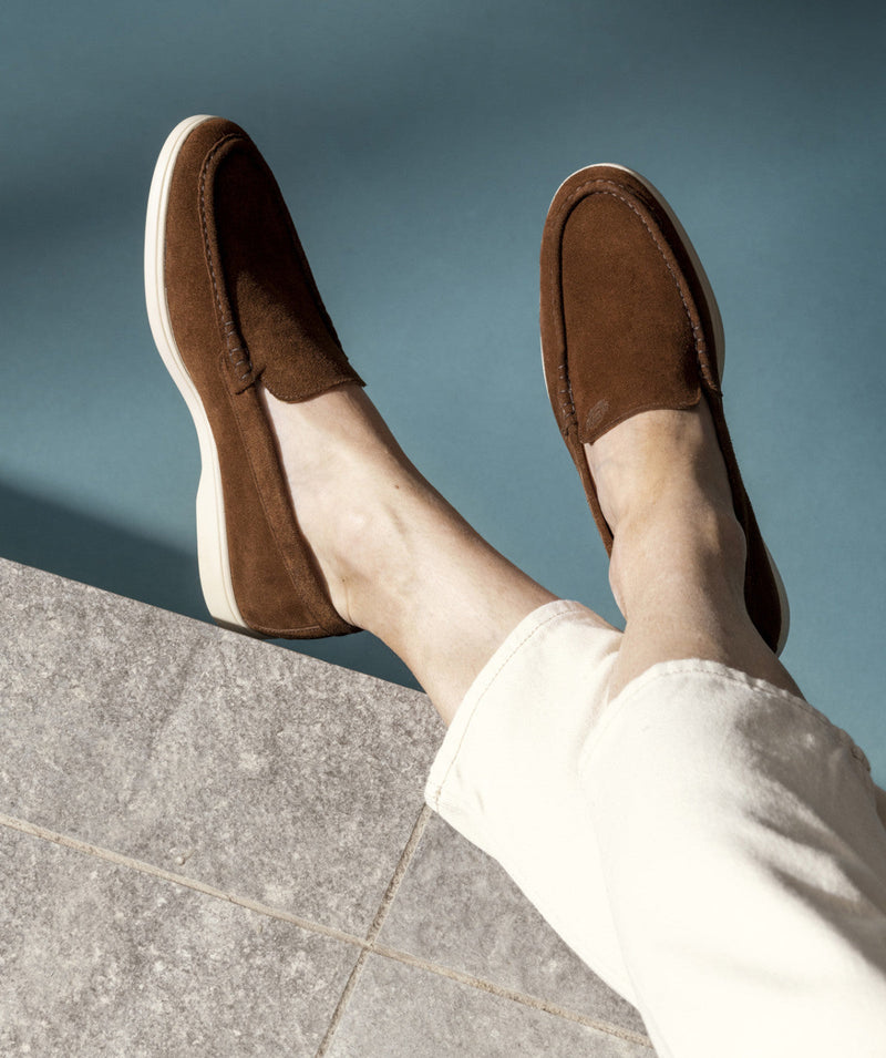 s/files/1/0898/2354/3633/files/mocassin-monaco-daim-marron.jpg_v_4325400114689-2_34478af0-0718-4db1-a714-a8e177ac2c96.jpg?v=1745524184