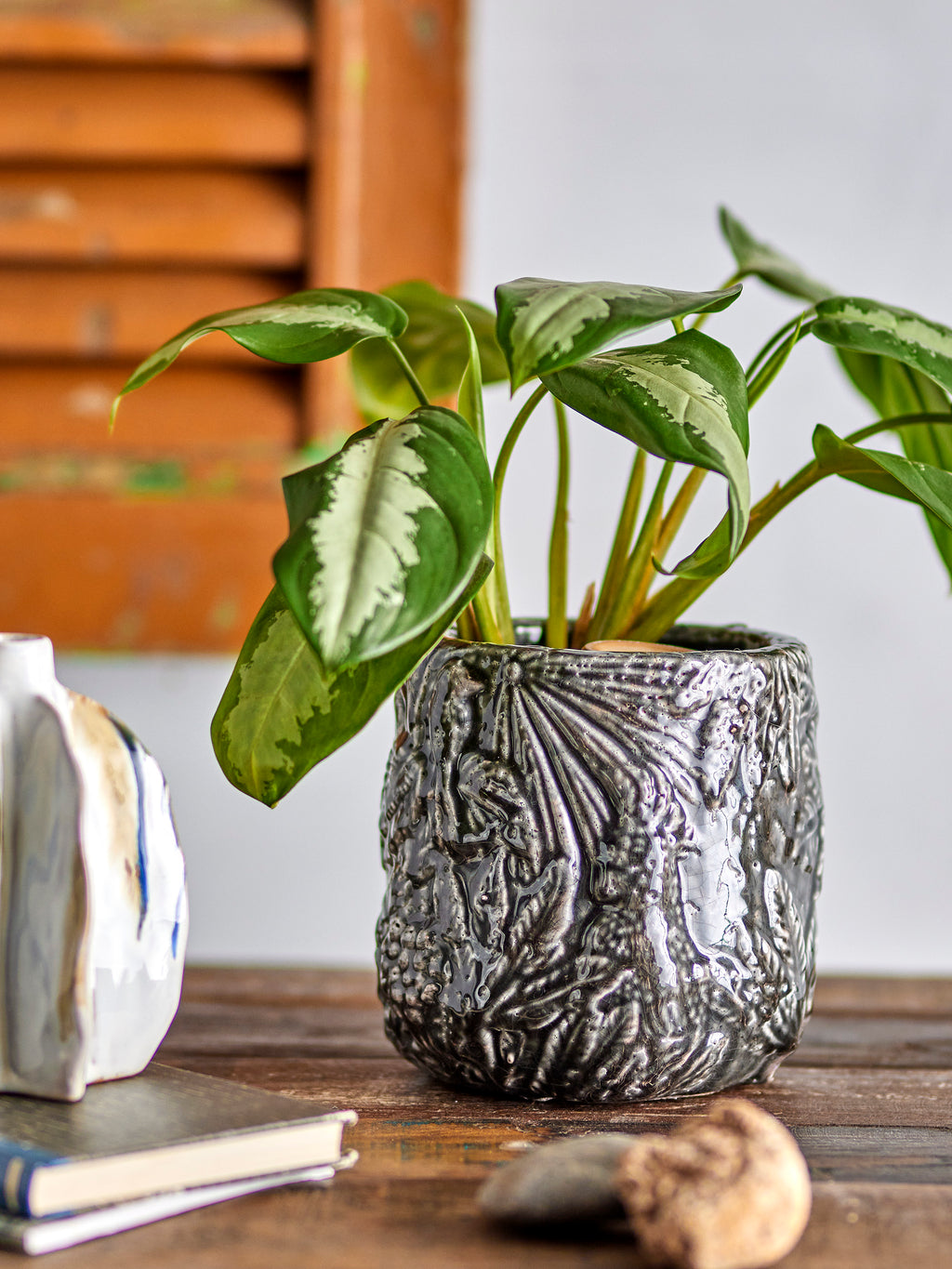 Nikou - Macetero Deco - Negro - Terracota