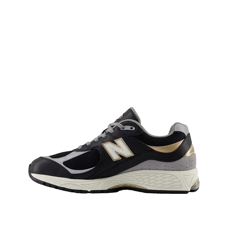 2002R Sneakers - Black