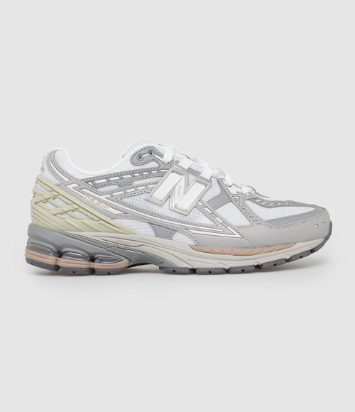 New Balance - Baskets 1906R Team Away Grey - Femme
