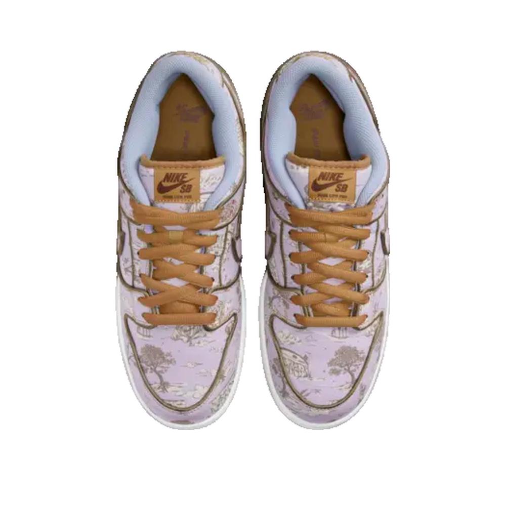SB Dunk Low Pro Trainers - Red