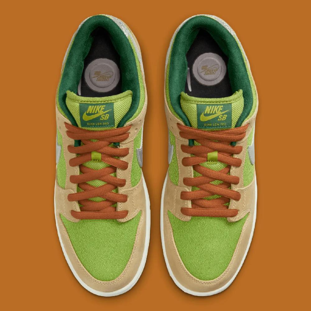 SB Dunk Low Pro Trainers - Beige