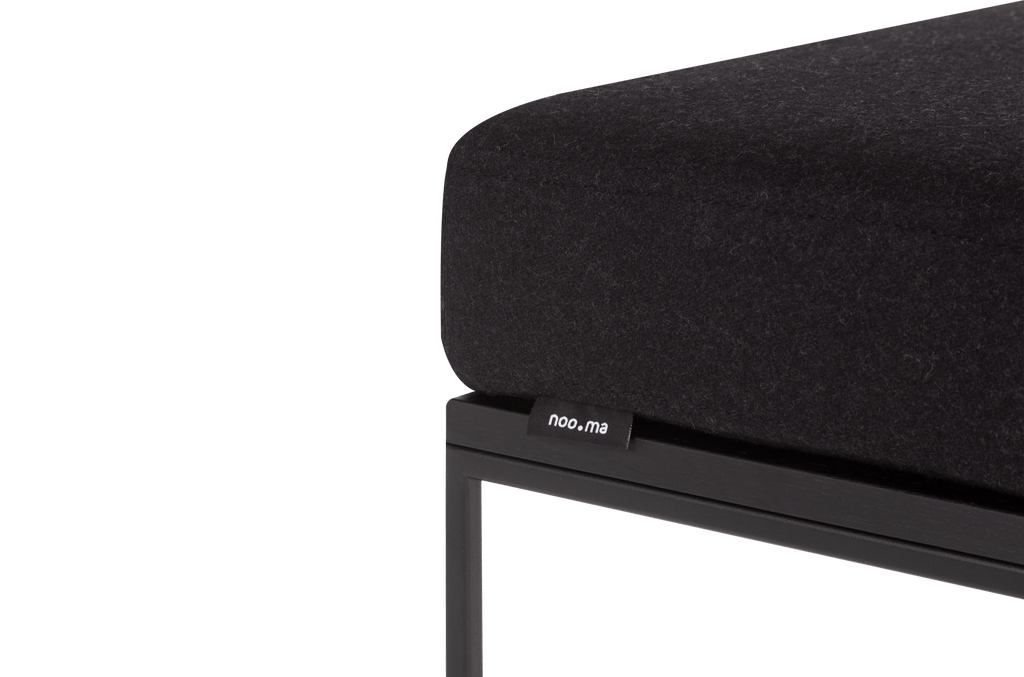Pouf Feo - Black Oak Top / Black Tie Wool Cushion