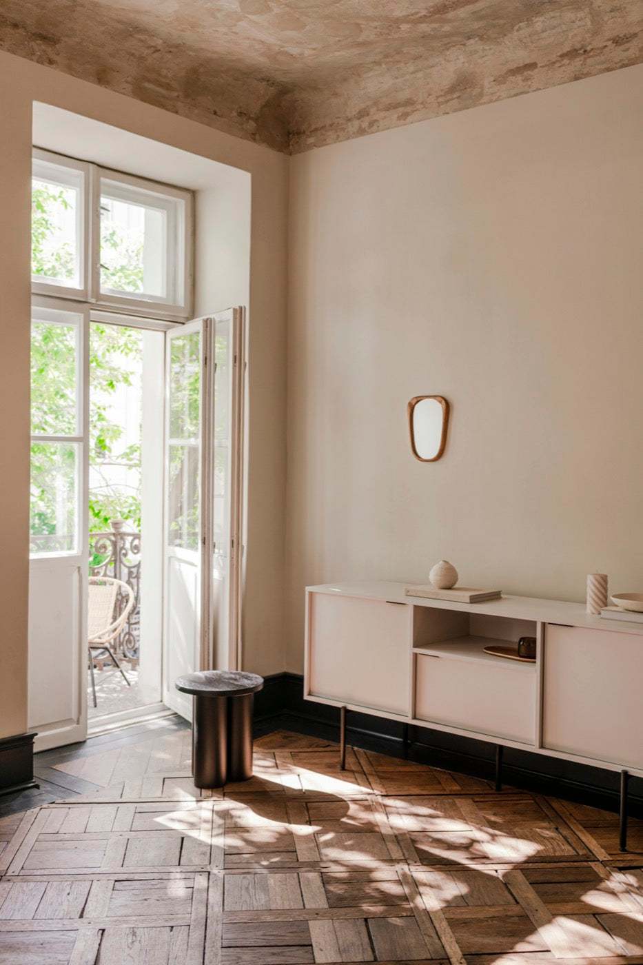 Buffet Bau - Almond Grey Body