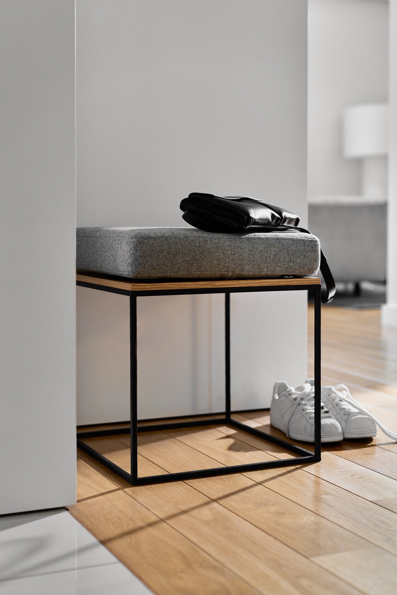 Pouf Feo - Oak Top / Universal Grey Wool Cushion