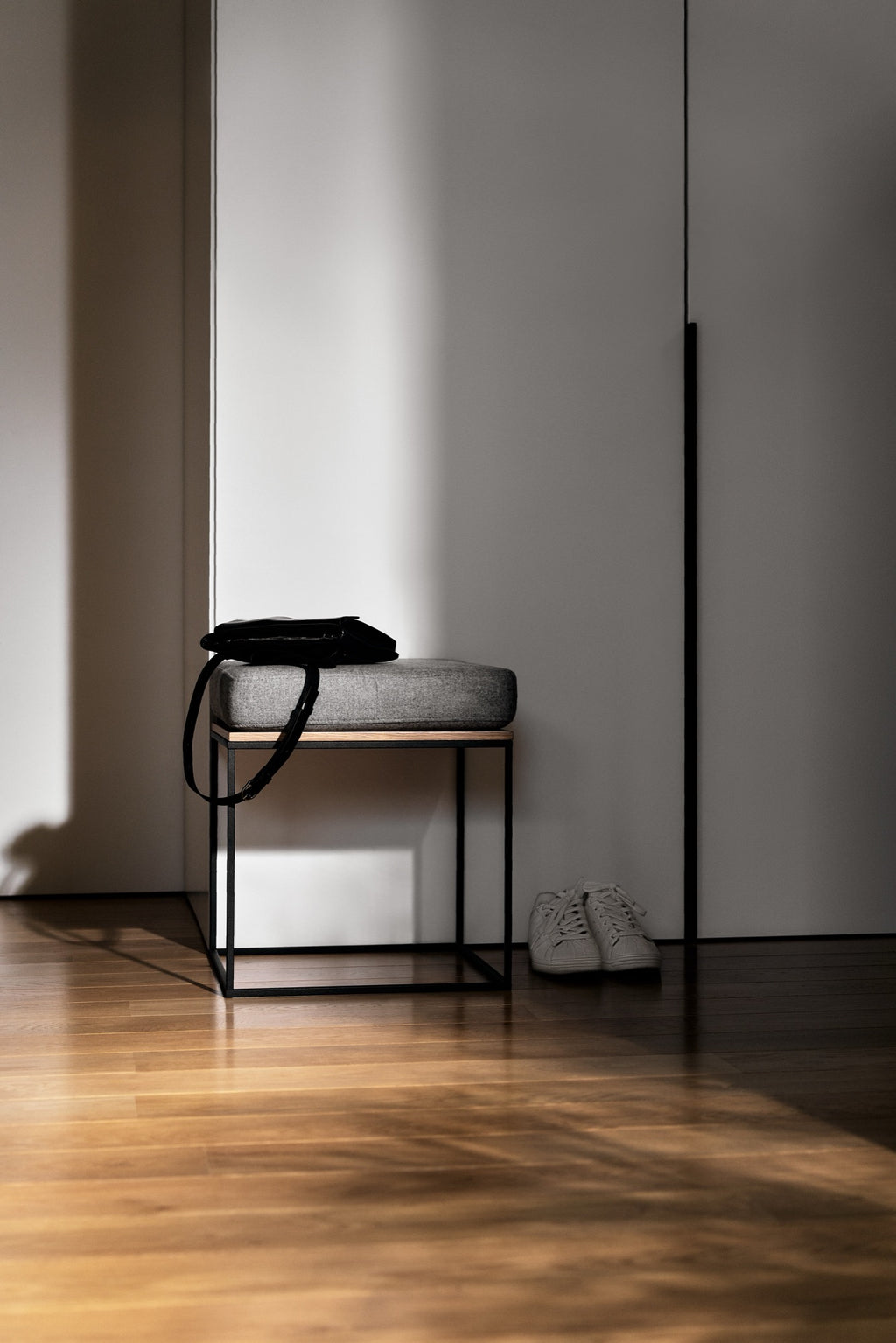 Pouf Feo - Oak Top / Universal Grey Wool Cushion