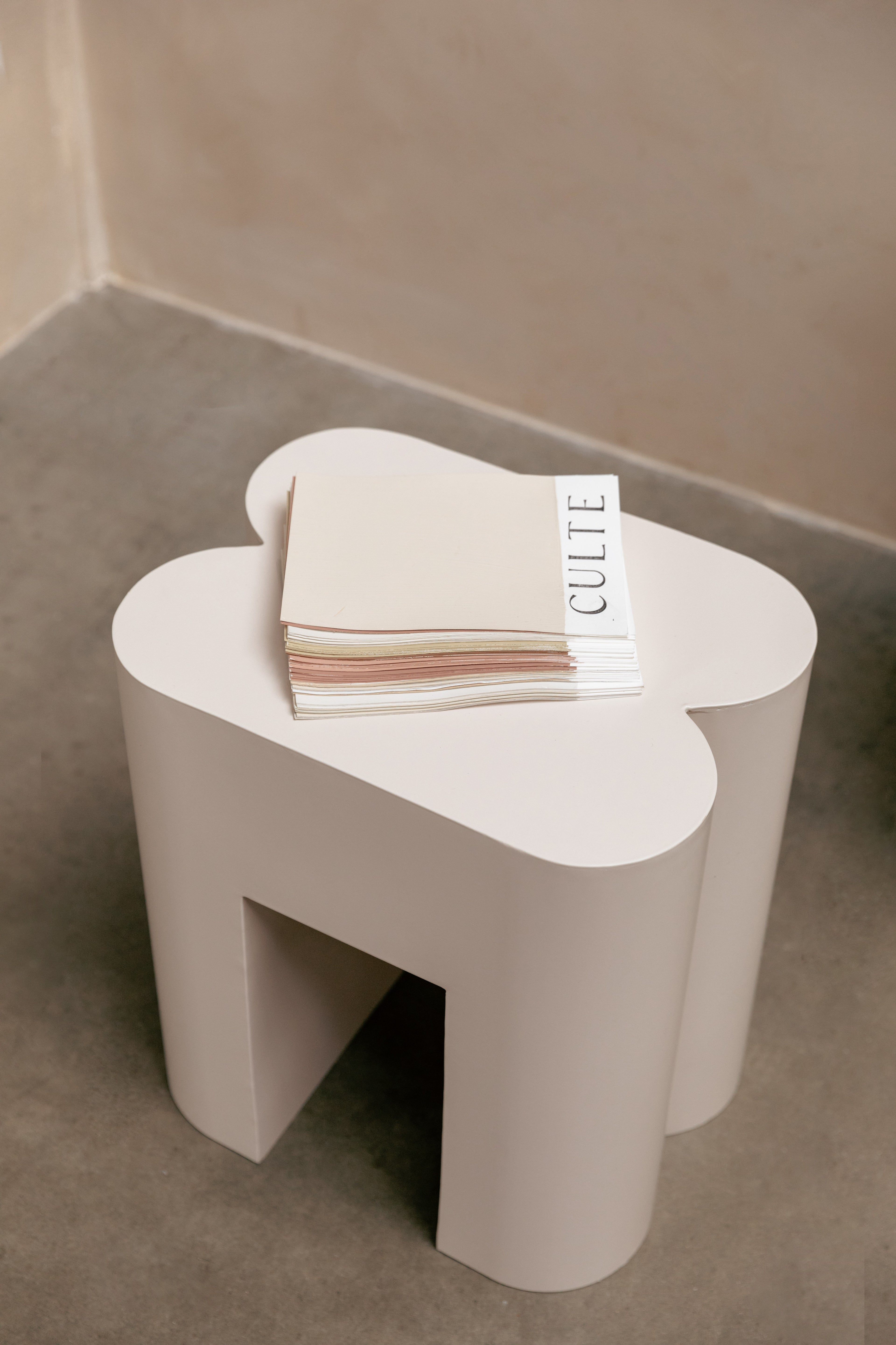 Shape - Bar & Counter Stool - Iron - Beige