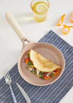 Pan Studio - Sartén de aluminio fundido y mango de baquelita - 20 cm - Arena y cobre