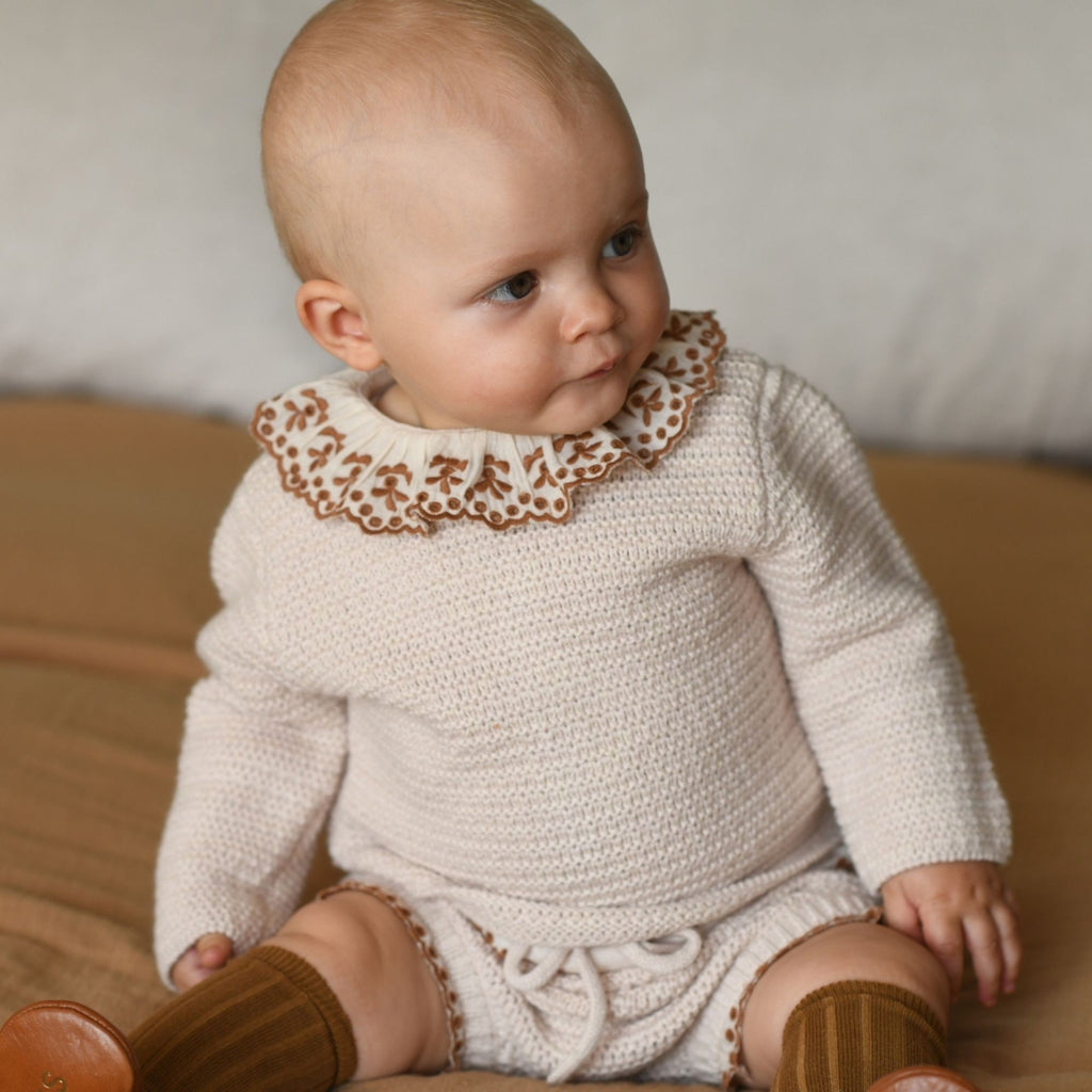 Babyshorts med broderet kant – Paradis