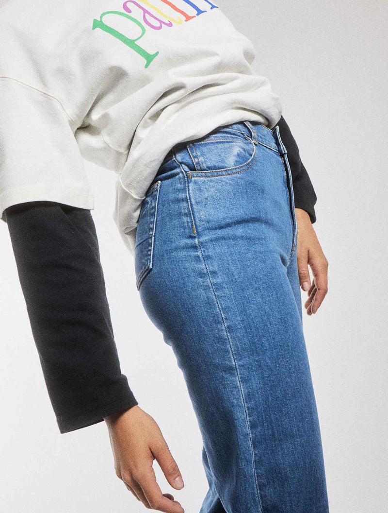 Rose is 1m73 tall and wears classic jeans in size 36