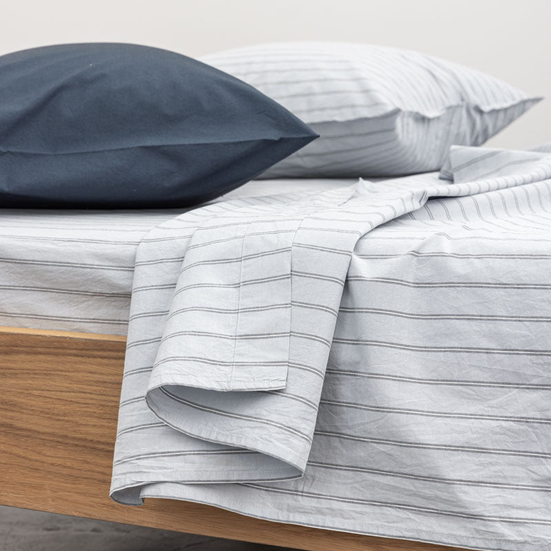 Drap Plat En Percale De Coton Lavé 300 Fils - Rayures Bleues Grises